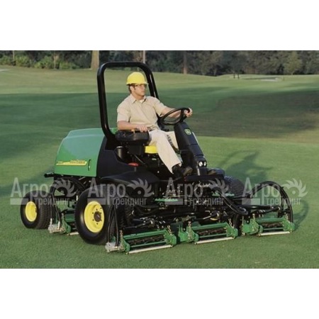 Бензиновая газонокосилка для фейрвея  Jonh Deere - 3235 С  в Саратове